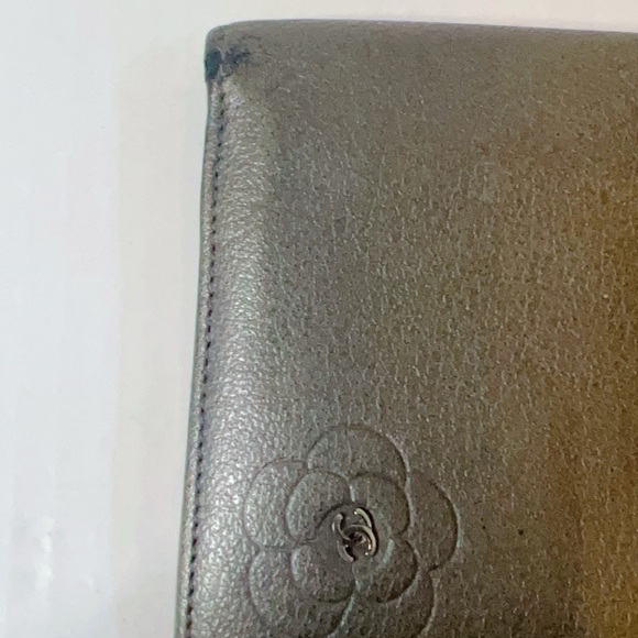 Authentic Chanel Bi-fold wallet. - Picture 3 of 9